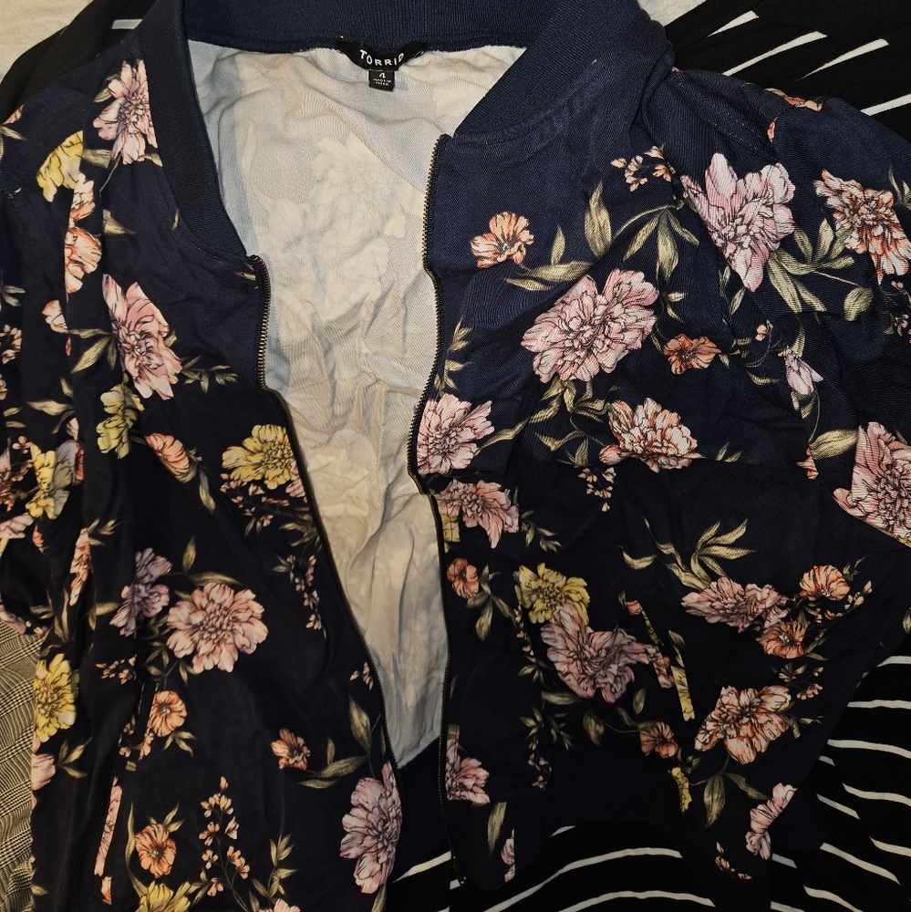 Torrid | Floral Twill Bomber Jacket Size 4